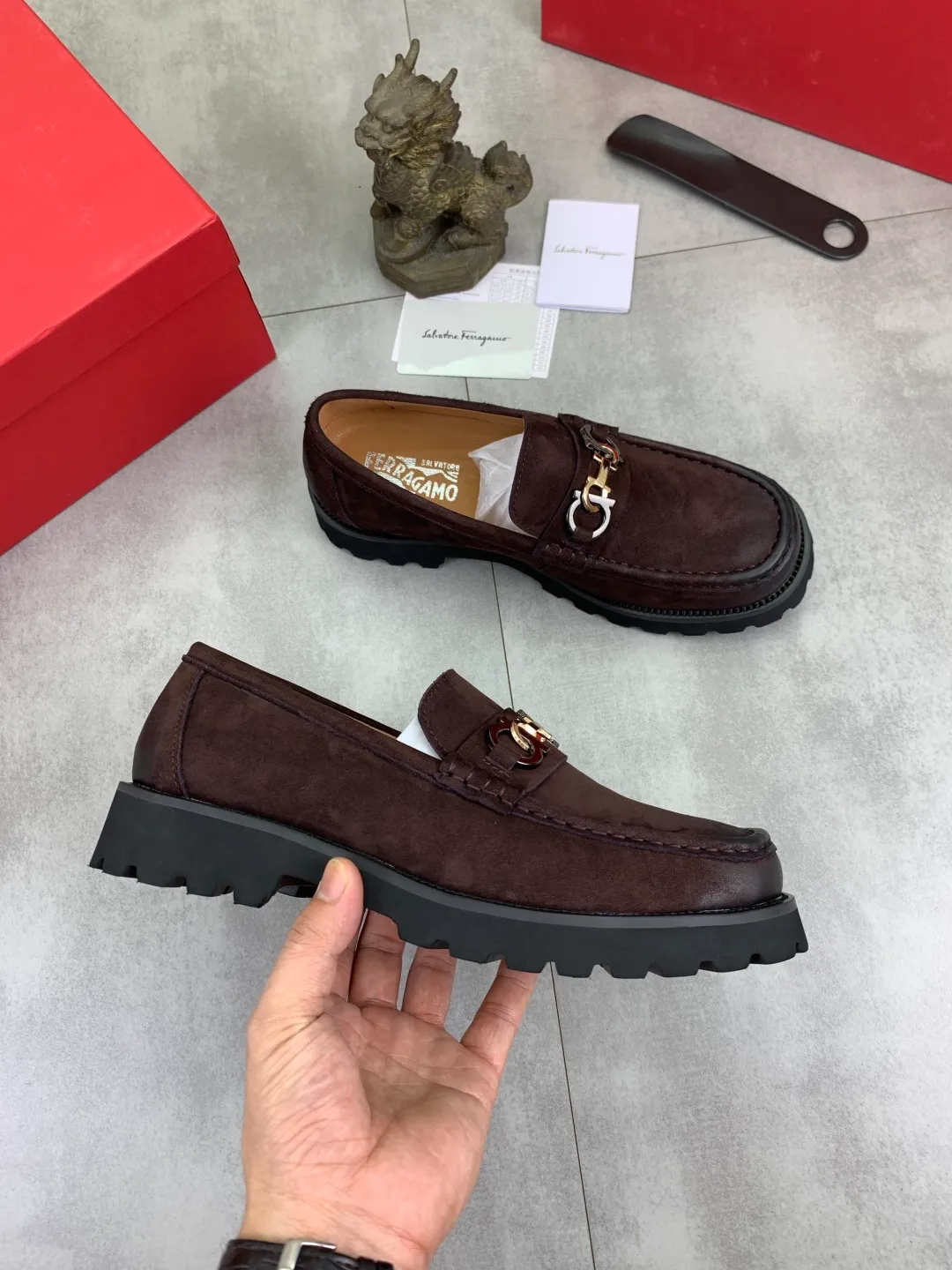 Men's shoes 💰P500 New model [Ferragamo/Ferragamo] Latest model Original imported calfskin, imported pigskin lining + original luxury metal buckle + original rubber outsole Soft and comfortable Size number: 38-44